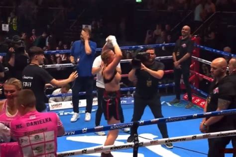 daniella helmsley onlyfans|OnlyFans star Daniella Hemsley flashes crowd celebrating boxing。